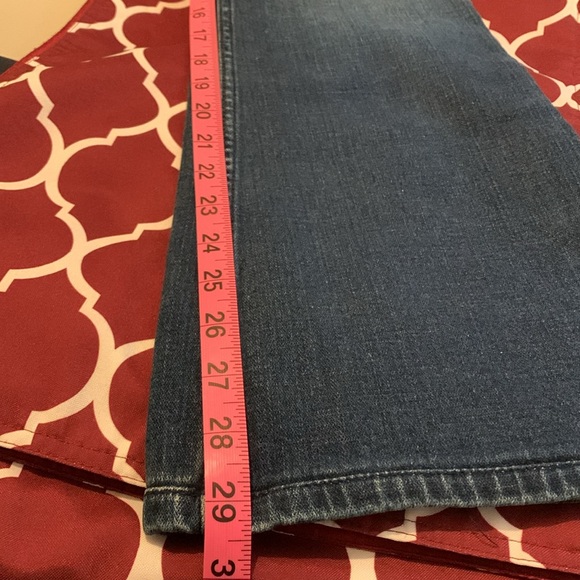 Levi’s Curvy cut 528 Jeans - Picture 11 of 11